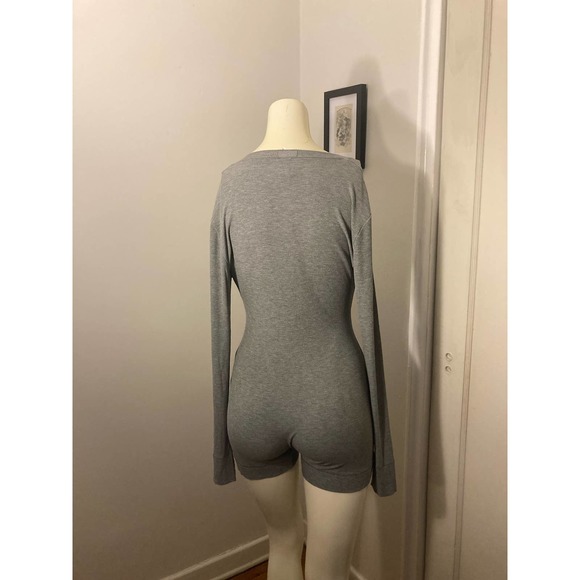 2 Sizes Skims Soft Lounge Button Up Henley Onesie Romper in Heather Gray NWT - Picture 3 of 11